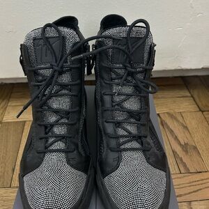 Giuseppe Zanotti with crystals- NEW